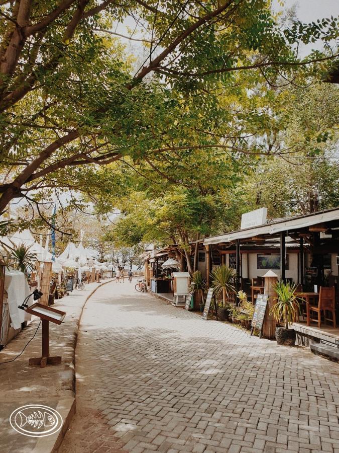 Scallywags Beach Club Gili Islands Exterior photo