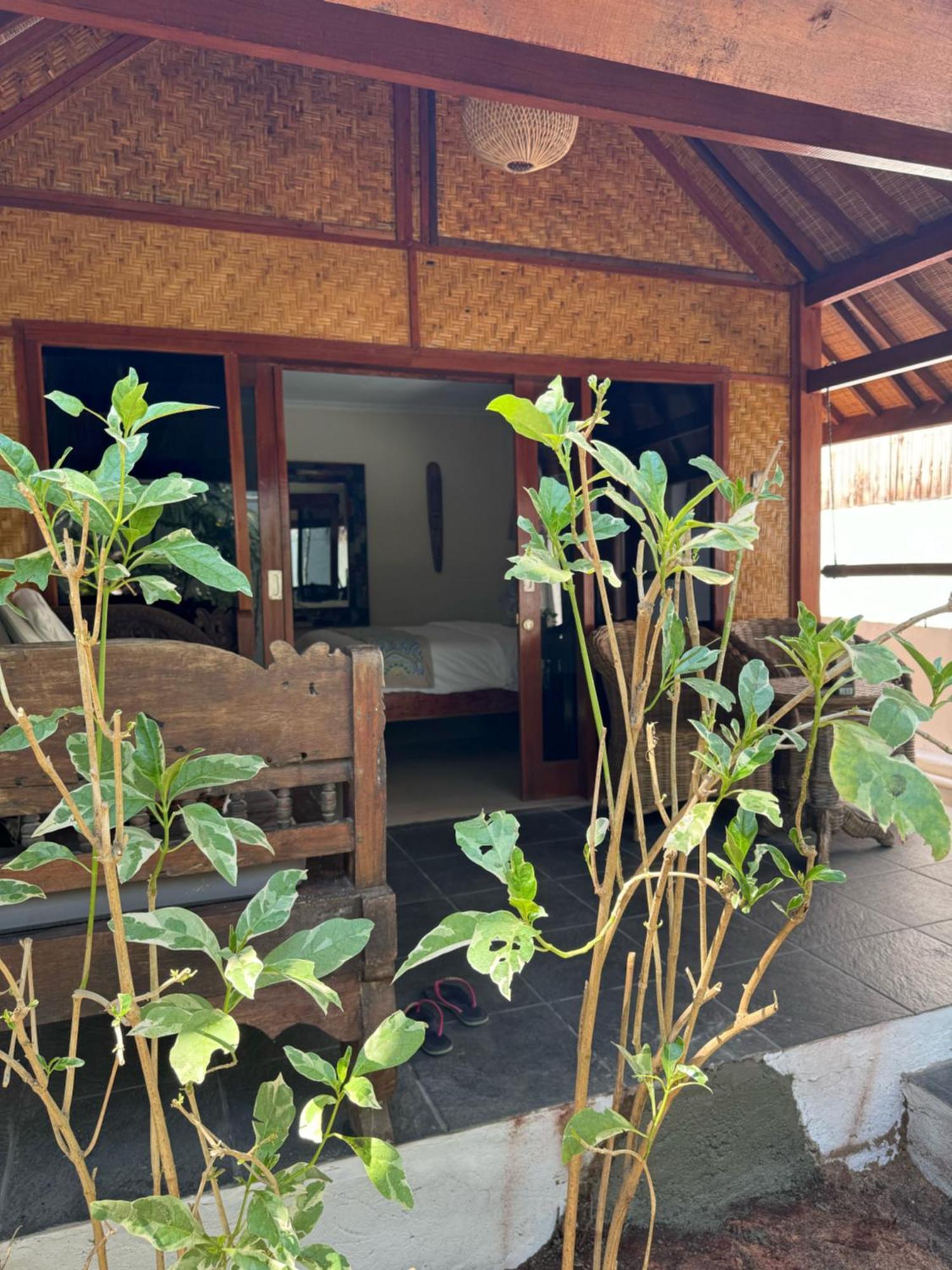 Scallywags Beach Club Gili Islands Exterior photo