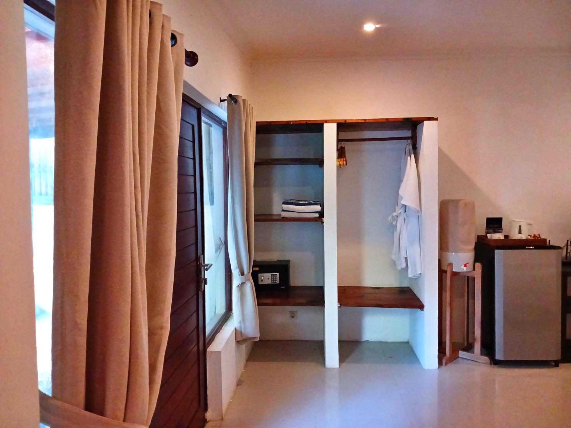 Scallywags Beach Club Gili Islands Exterior photo