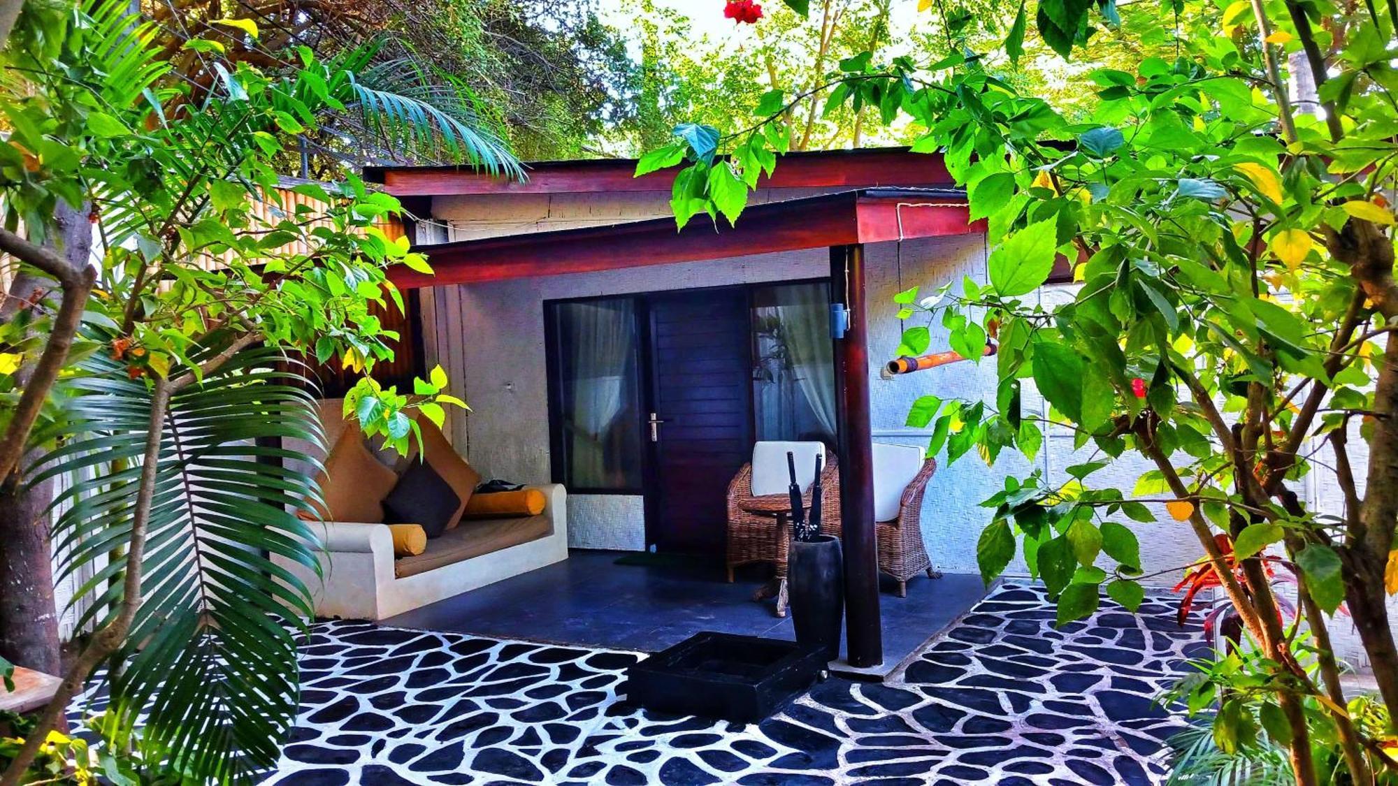 Scallywags Beach Club Gili Islands Exterior photo