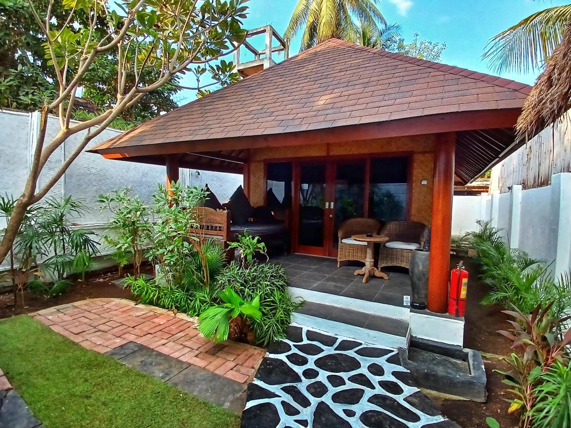 Scallywags Beach Club Gili Islands Exterior photo