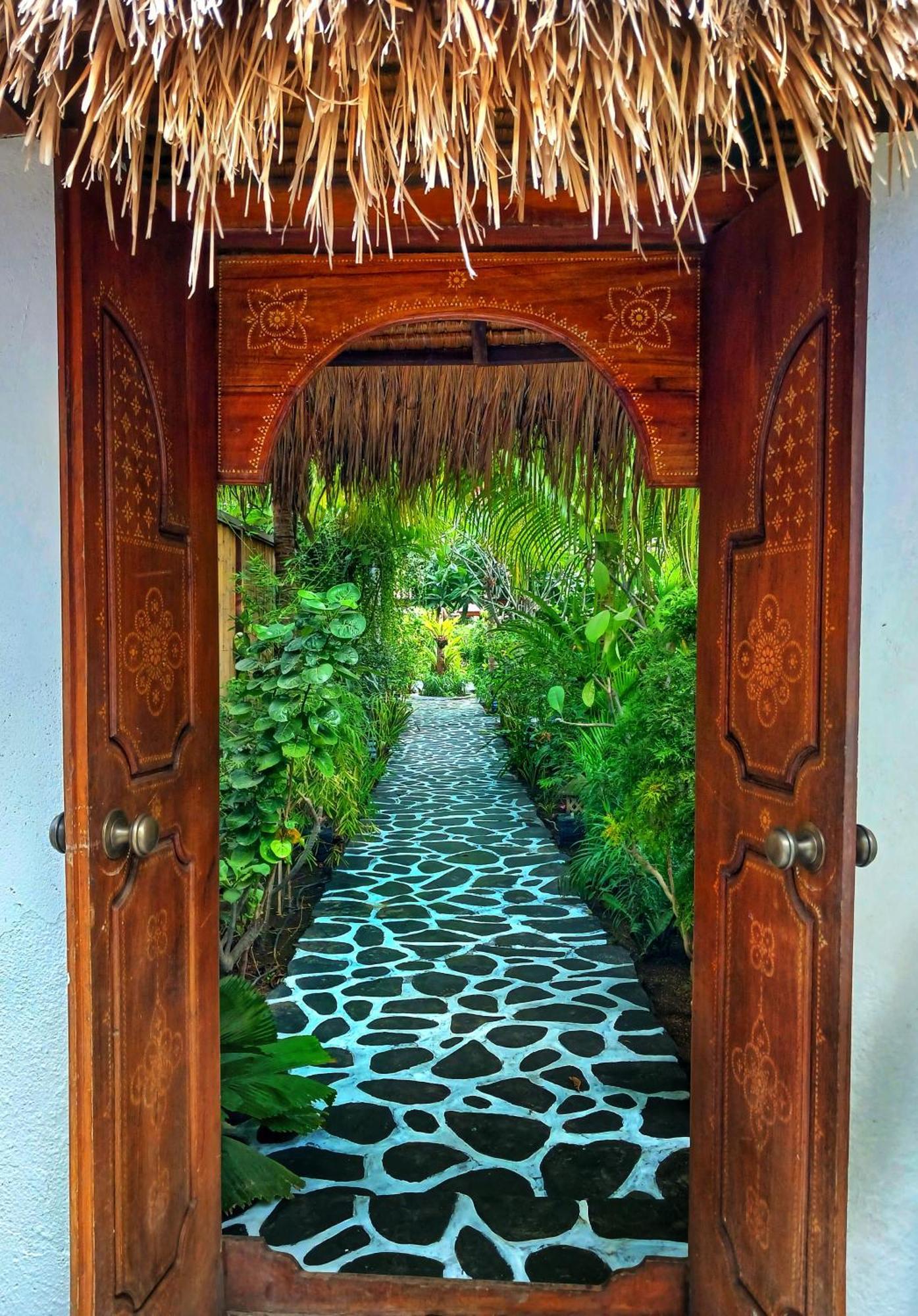 Scallywags Beach Club Gili Islands Exterior photo