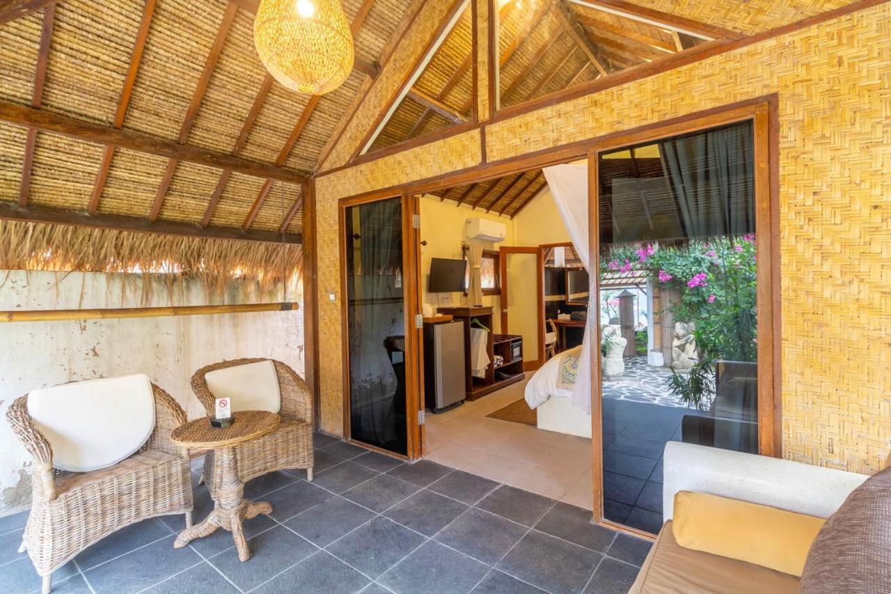 Scallywags Beach Club Gili Islands Exterior photo
